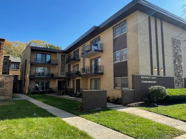 10425 S Hale Ave APT 3C, Chicago, IL 60643