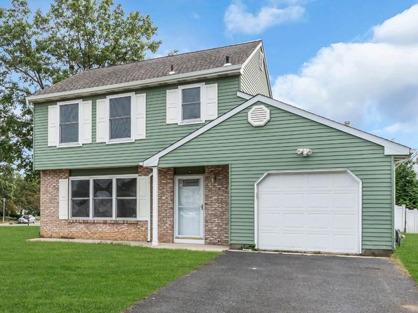 101 Bristlecone Dr