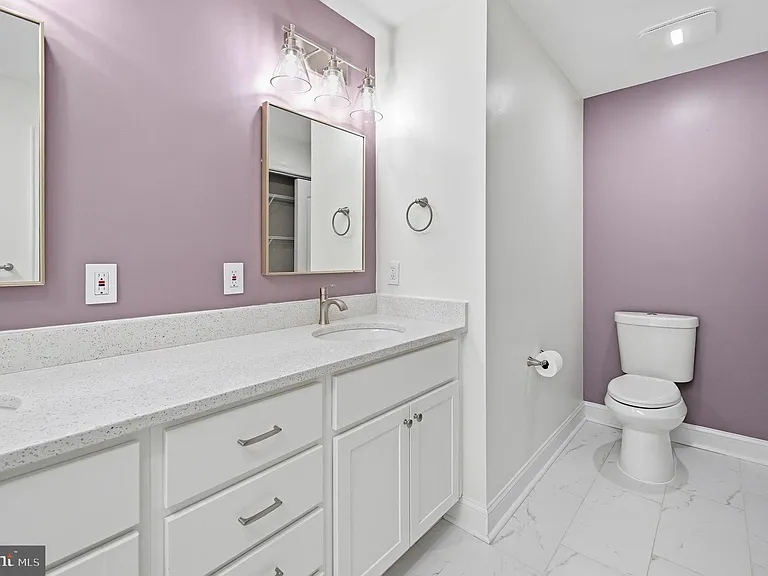 5610 Cavalier Woods Ln — Photo 32