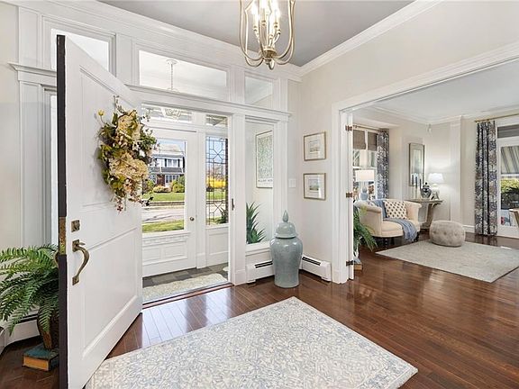 3rd image of 144 Woodland Rd