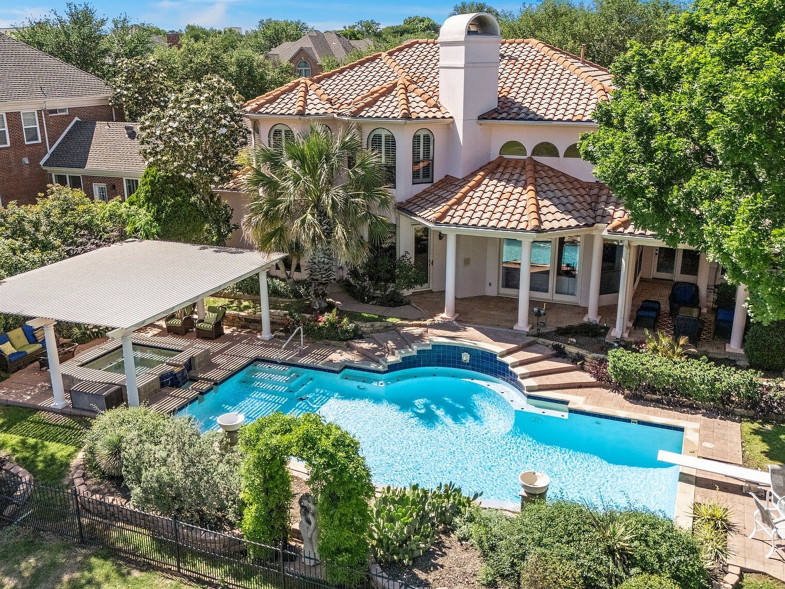 2400 Creekside Cir S