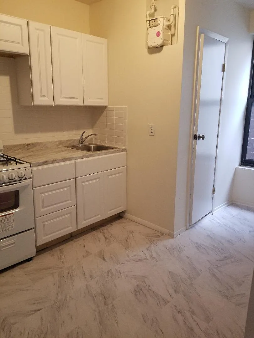 236 East 77th Street — Photo 3