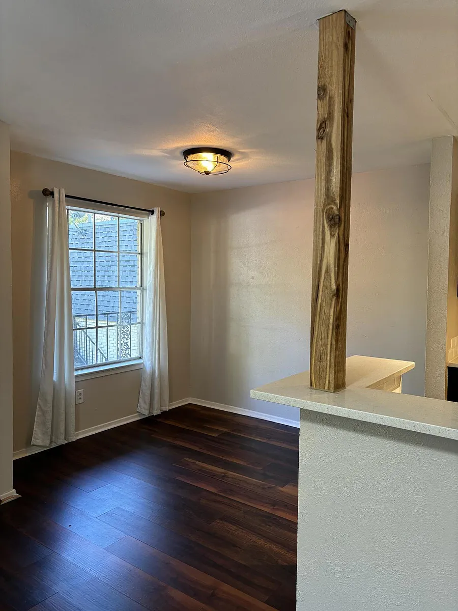 Building Photo - 5201 Curzon Ave #3