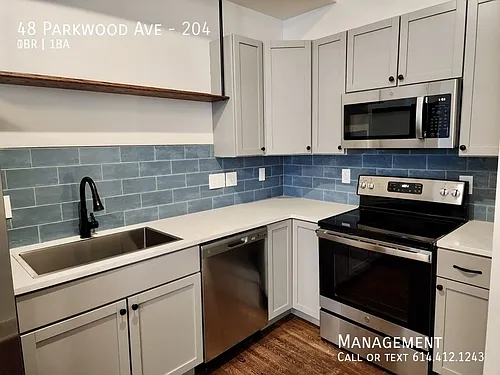 48 Parkwood Ave #204 Photo 1