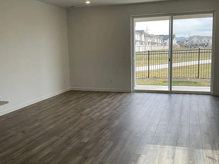 1820 N Big Star Ave — Photo 3