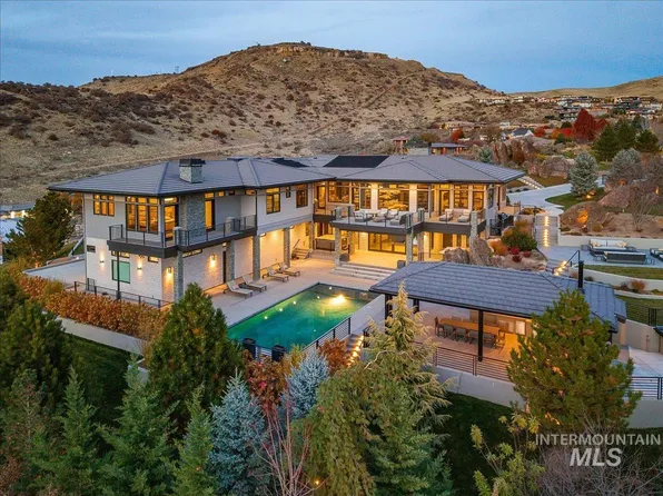 1674 S Ridge Point Pl, Boise, ID 83712