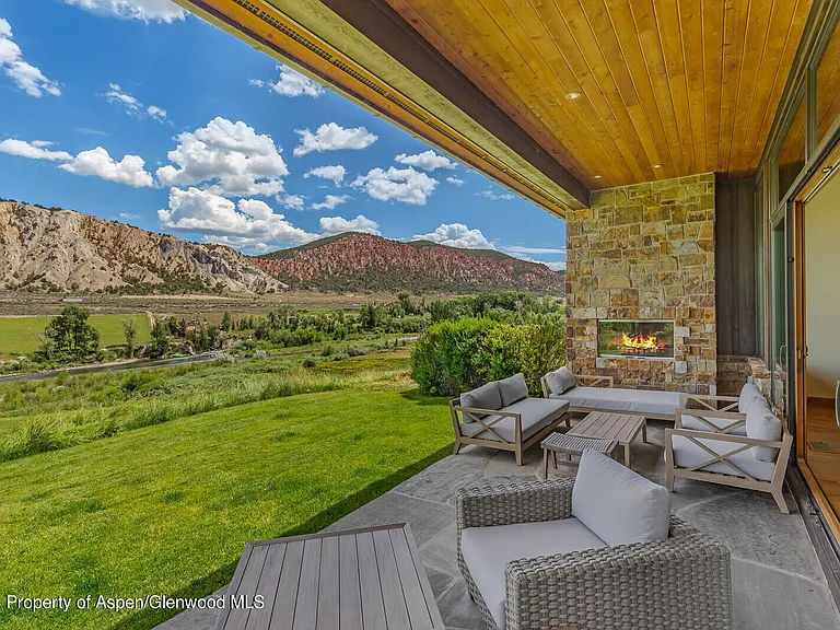 138 Club Lodge Dr — Photo 44