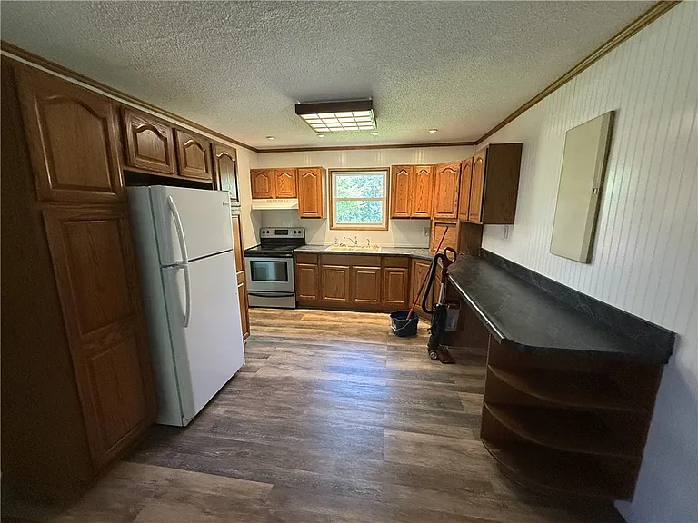 238 Brock Rd — Photo 2