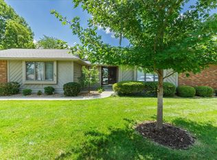14 Village Dr W, Saint Charles, MO