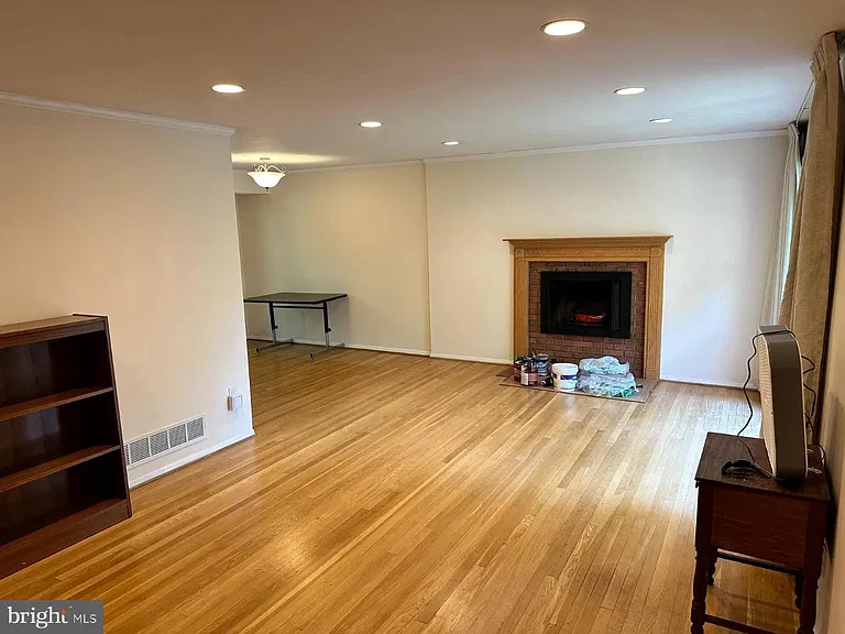 7020 Ted Dr — Photo 3