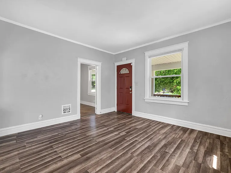 1223 Gruner Pl — Photo 13