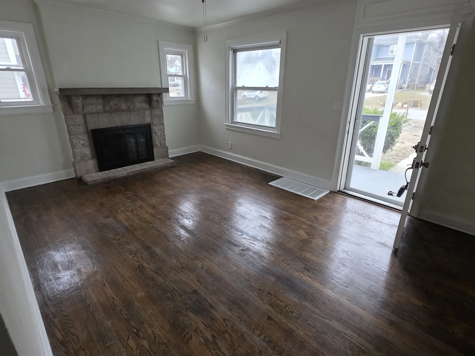 3 bed, 1440 sqft, $2,250 — Photo 2
