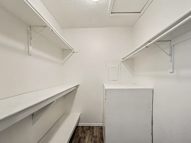 Evergreen Condominiums — Photo 14