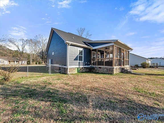 5th image of 4196 Woods Cove Rd