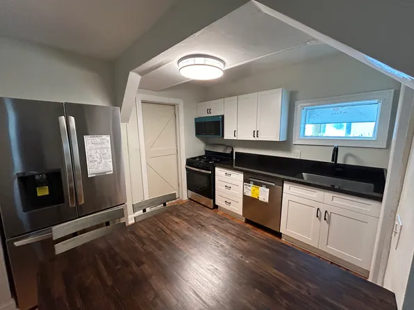 67 South St APT A, Charleston, SC 29403