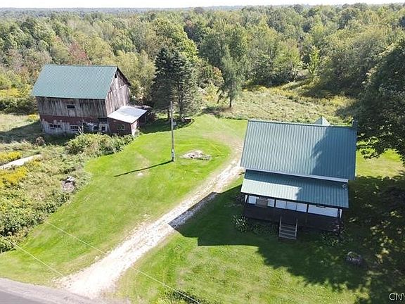 2nd image of 370 Chub Lake Rd