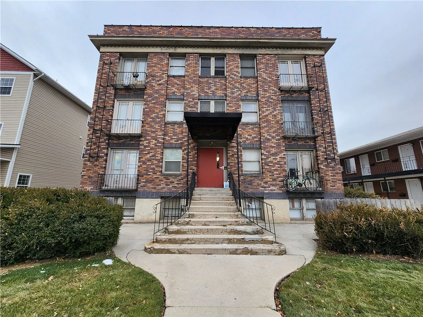 PoliRose (16Plex) — Photo 1