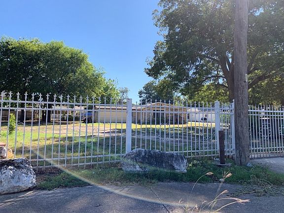 3rd image of 424 E Huff Ave