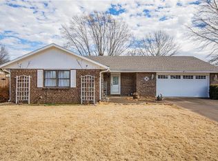 4101 Mohawk Cir, Springdale, AR 72764