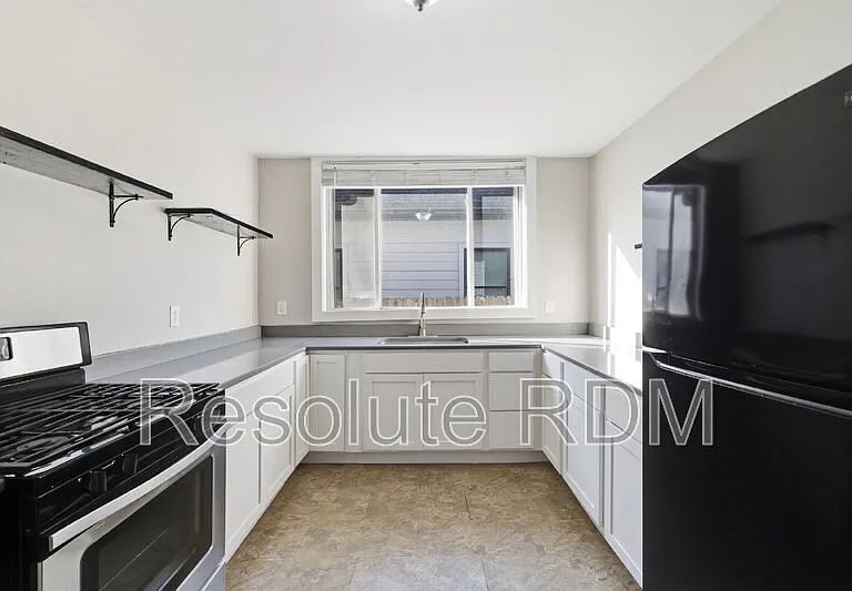 1622 Yandes St — Photo 10