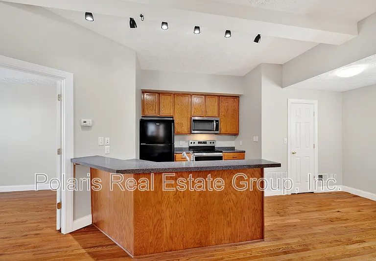 145 E 14th St — Photo 11