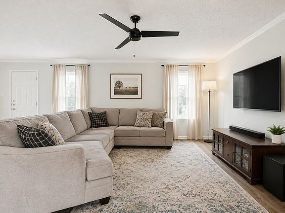 4th image of 8105 Montecito Dr