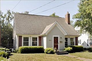 2nd image of 531 Montrose Ave