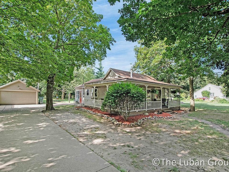 1st image of 4734 Leonard St