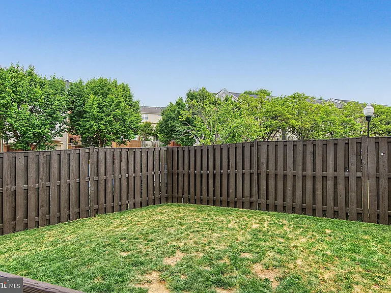510 Lilac Ter NE — Photo 40