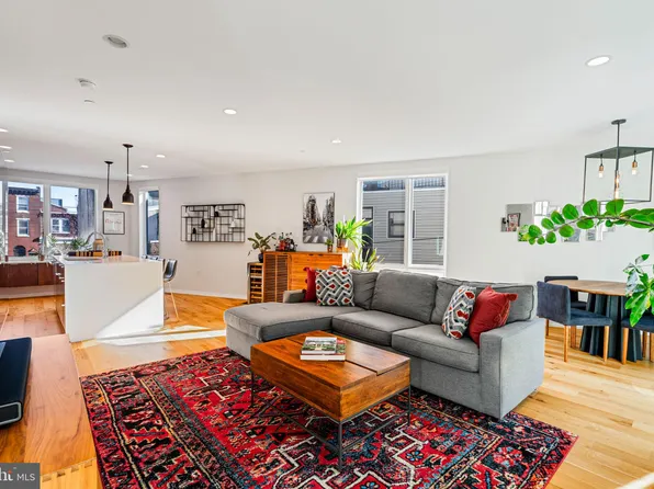 939 N Leithgow St, Philadelphia, PA 19123