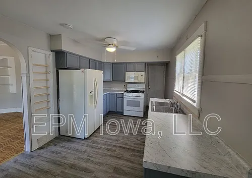 511 S Frederick Ave Photo 1
