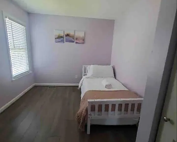 OLD PHOTO/not current (Bedroom #3) - alternate set up / idea