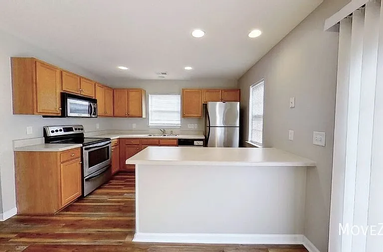 255 Luzelle Dr — Photo 7