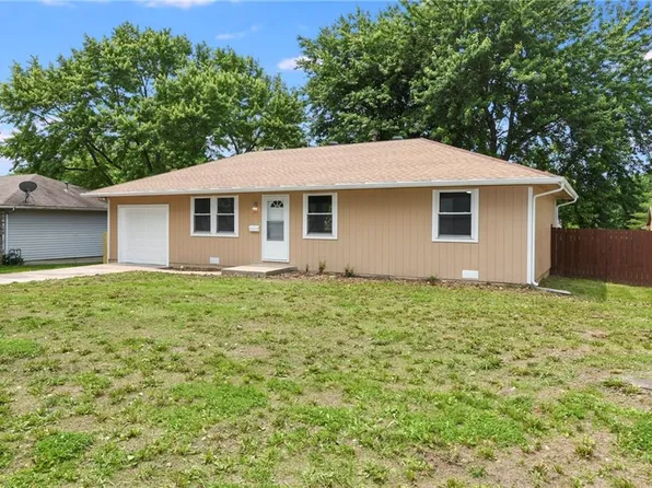 309 S Johnson Dr, Odessa, MO 64076