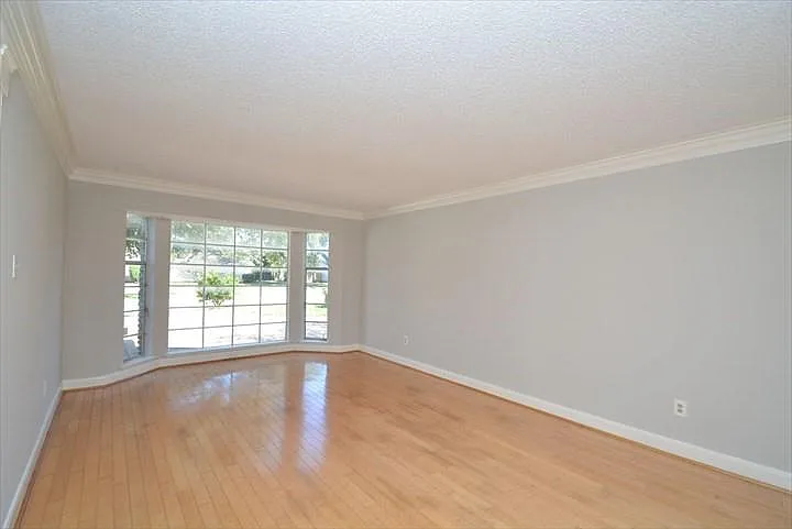 538 Longview Dr — Photo 11