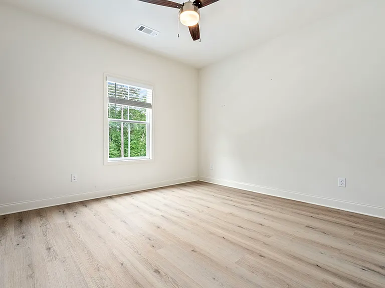 762 N Donahue Dr #3 — Photo 6