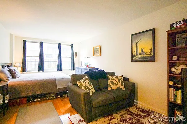 Rented by City Connections Realty | media 9