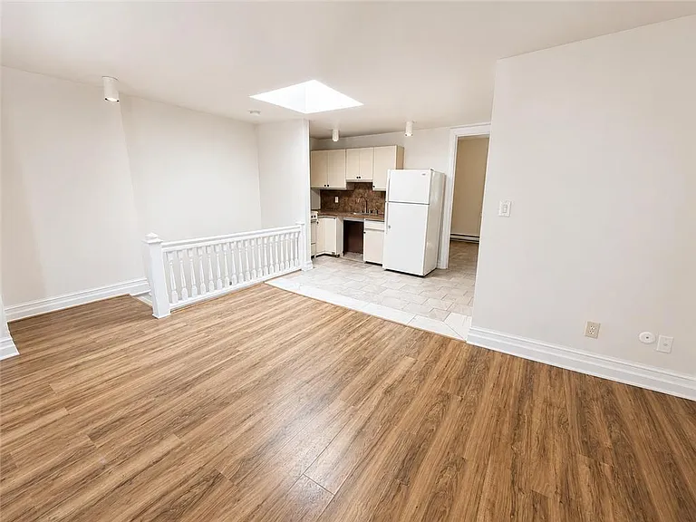 241 N 9th St — Photo 2