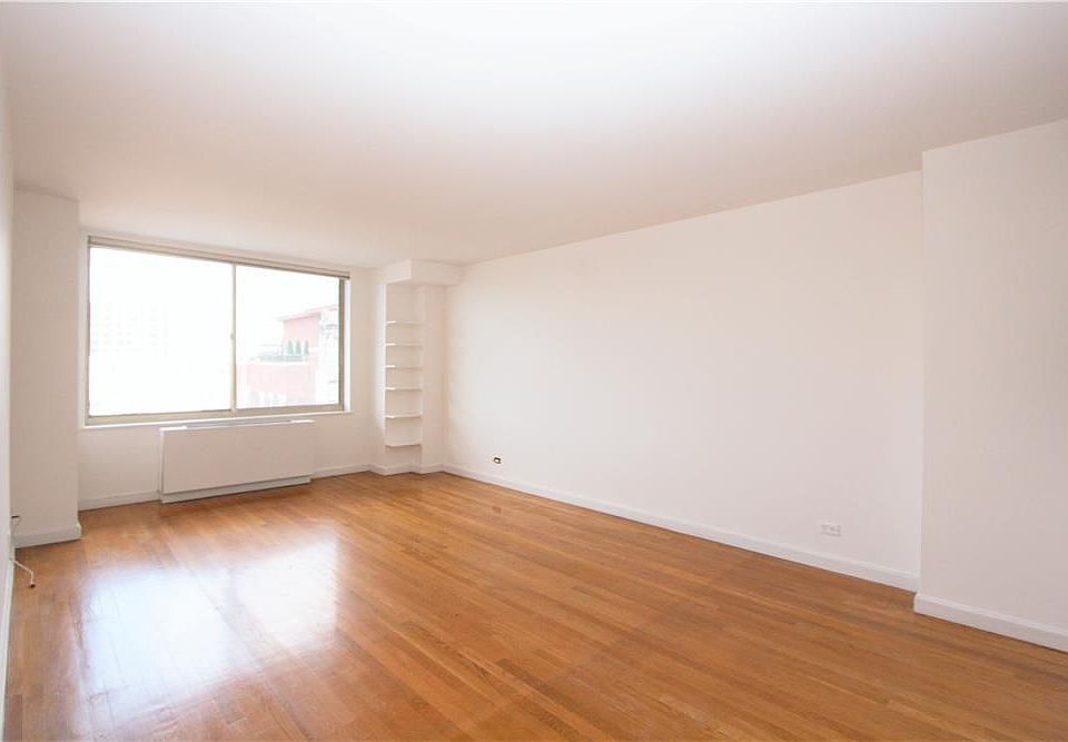 2nd image of 250 W 90th St APT 18B