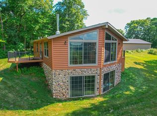 W9070 Von Haden Rd, Elroy, WI 53929