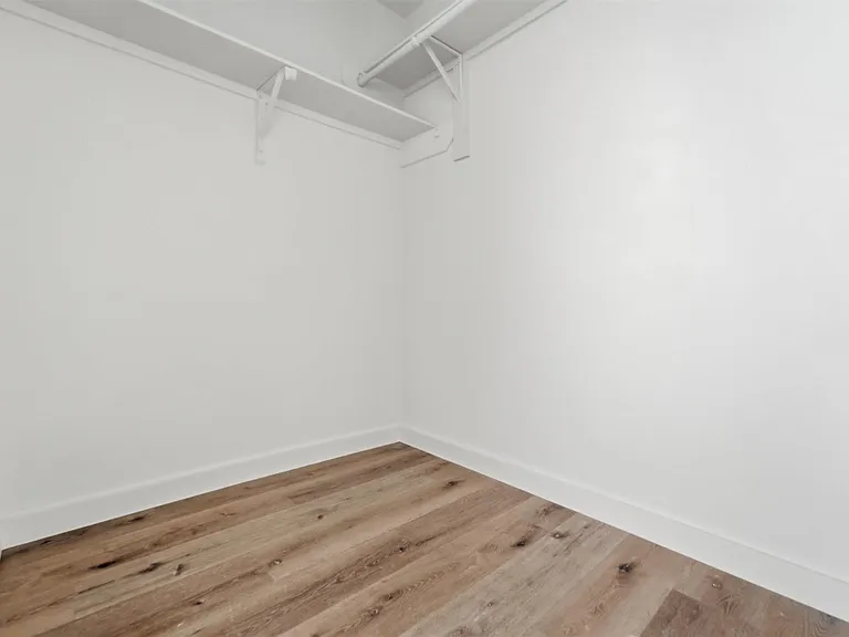 25414 Barmby Dr — Photo 15