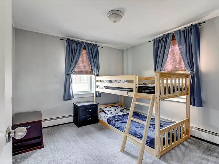 29 Sherwood Rd #2 — Photo 7