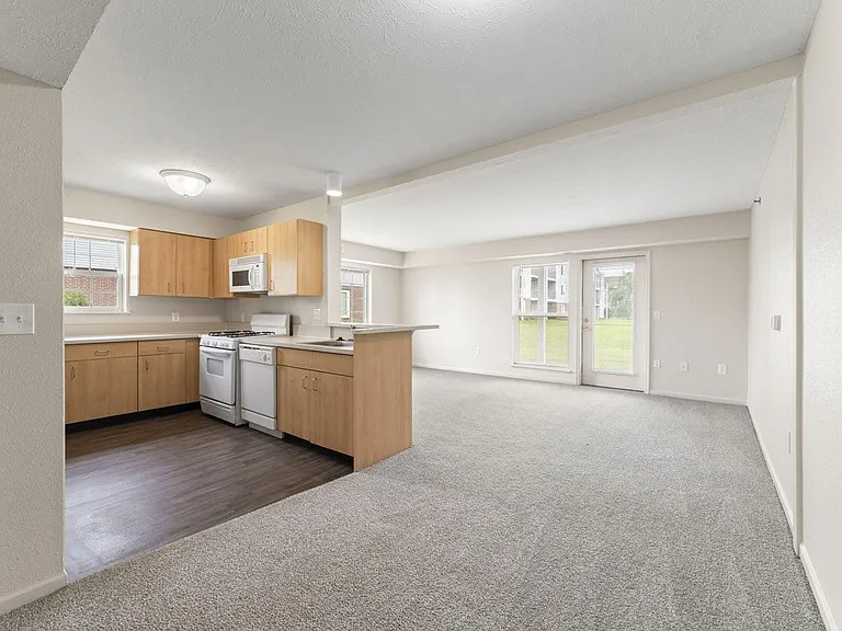 Tall Oaks Apartment Homes — Photo 13