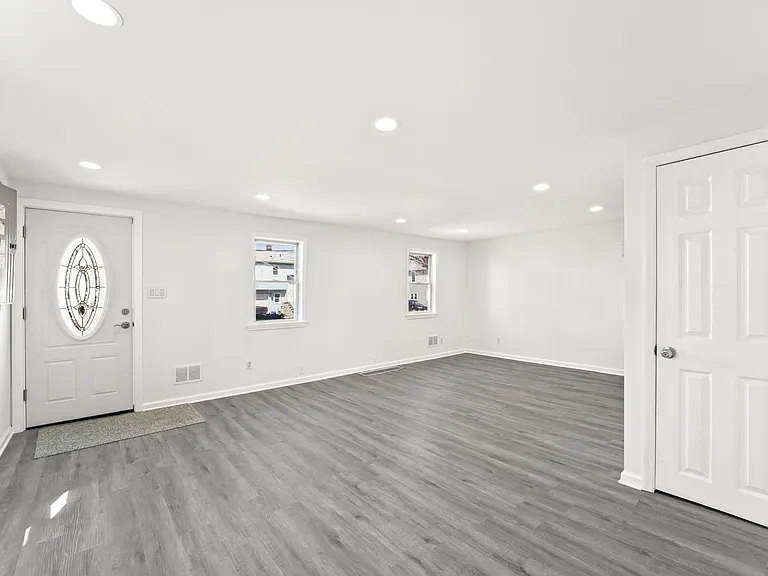 133 Augusta St — Photo 5