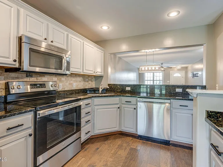 438 Old Grist Mill Blvd #438 — Photo 8