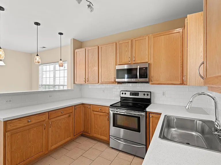 2225 Gablefield Ln — Photo 7