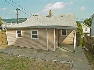 2nd image of 3307 Elm St