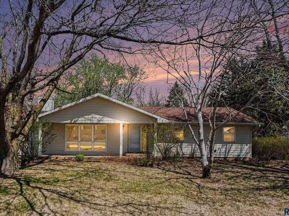 4210 Hermans Loop, Yankton, SD 57078