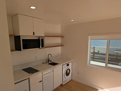 218 W Tiller Ave #R Photo 1