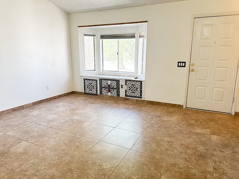 3025 W Irma Ln — Photo 14